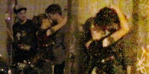 of Robert Pattinson and Kristen Stewart kissing (!?) in Montreal.